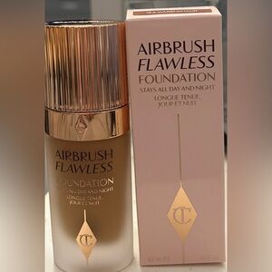 Charlotte tilbury airbrush flawless foundation 12.5 warm. Full sz  1 oz new